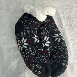 SOLD Muk Luks Black and White Slippers (Brand new)